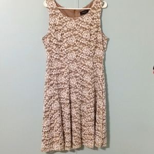 R & M Richards Dress Tan‎ Br & Lace Overlay Soft Stretchy Sleeveless Size 14